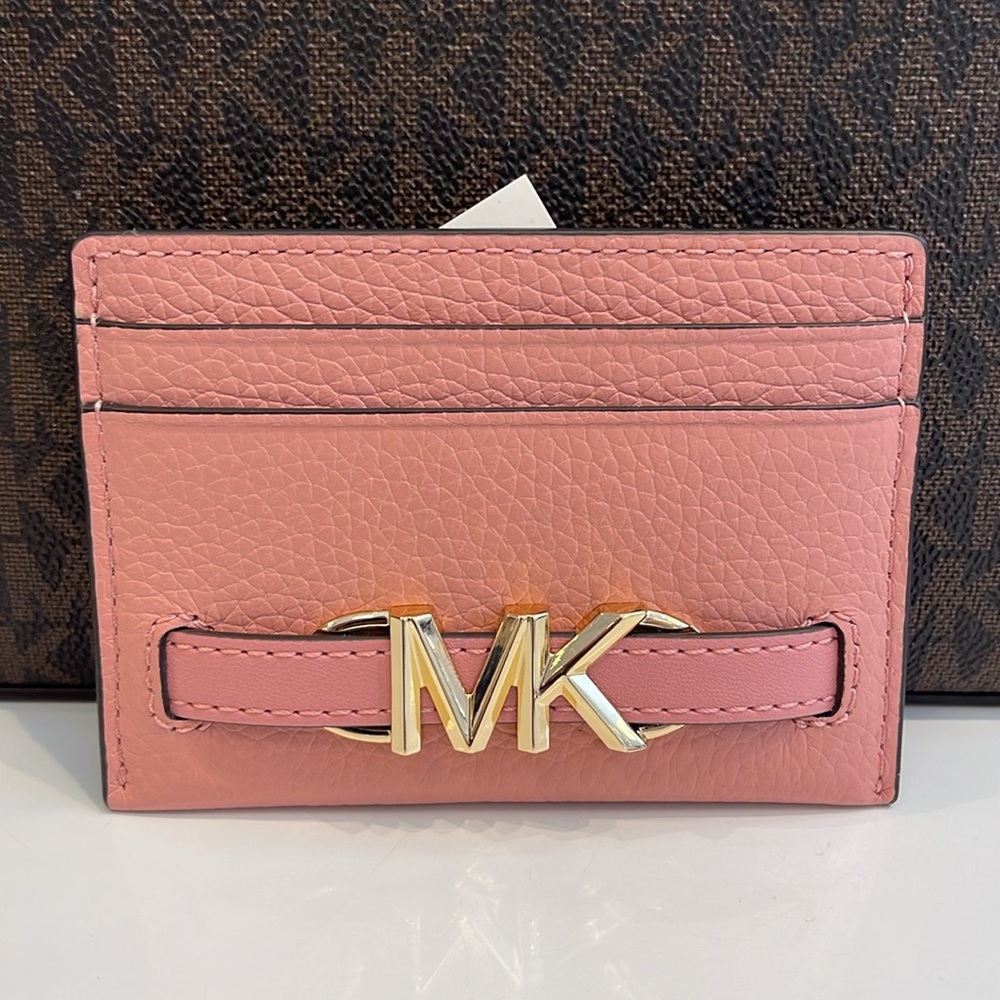 MICHAEL KORS
Reed Large Pebbled Leather Card Holder Case
Primrose 
NWT - Picture 9 of 16